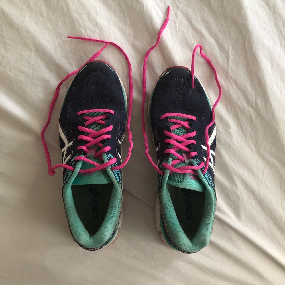ASICS T6C5N Running Shoe